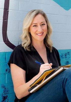 Photo of Laura Holloway